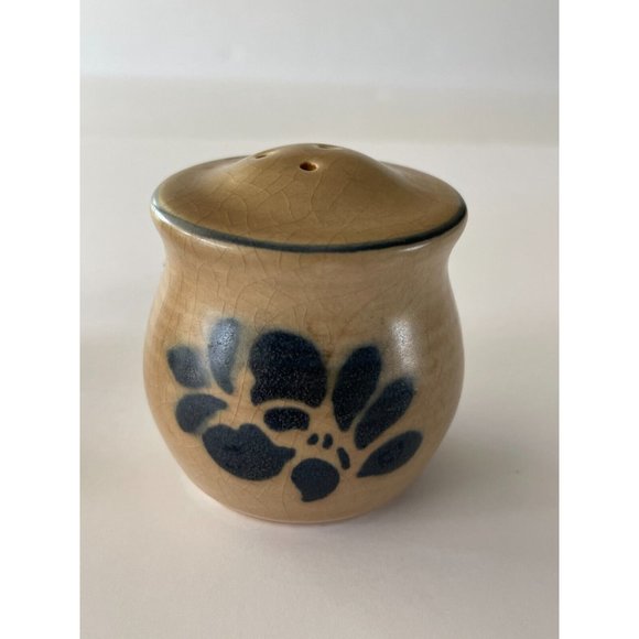 Vintage Pfaltzgraff Folk Art (Tan and Blue) Salt and Pepper Shakers‎ - Picture 5 of 9